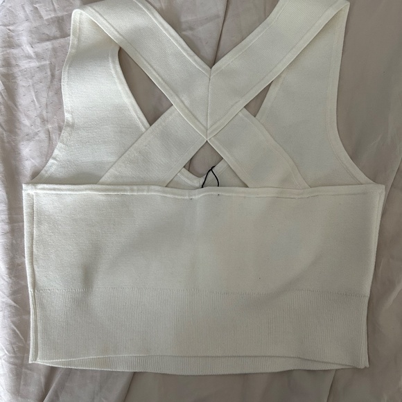 Express Crop Top - Picture 2 of 6